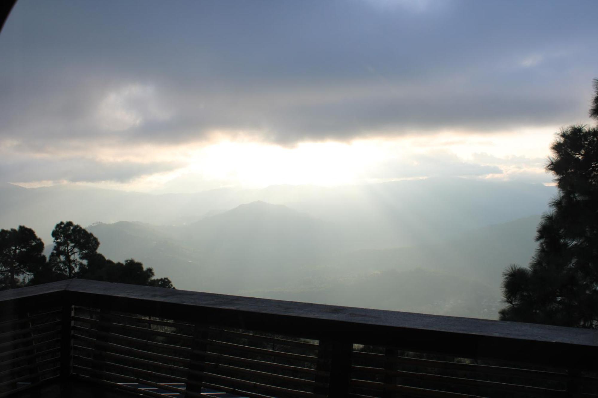 Himalayan Hobbit House Hotel Almora Bagian luar foto