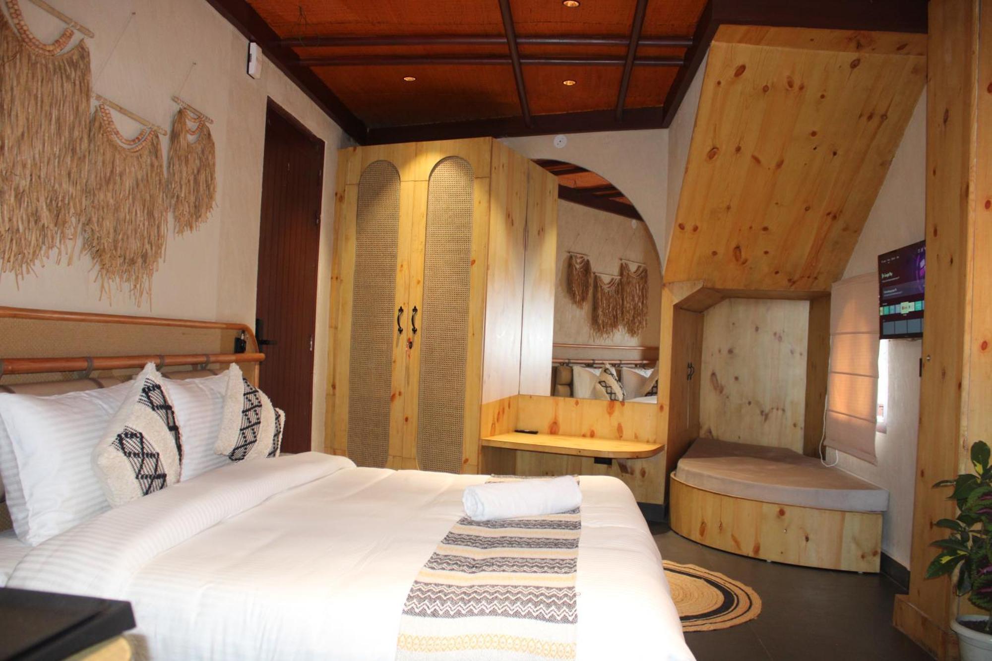 Himalayan Hobbit House Hotel Almora Bagian luar foto