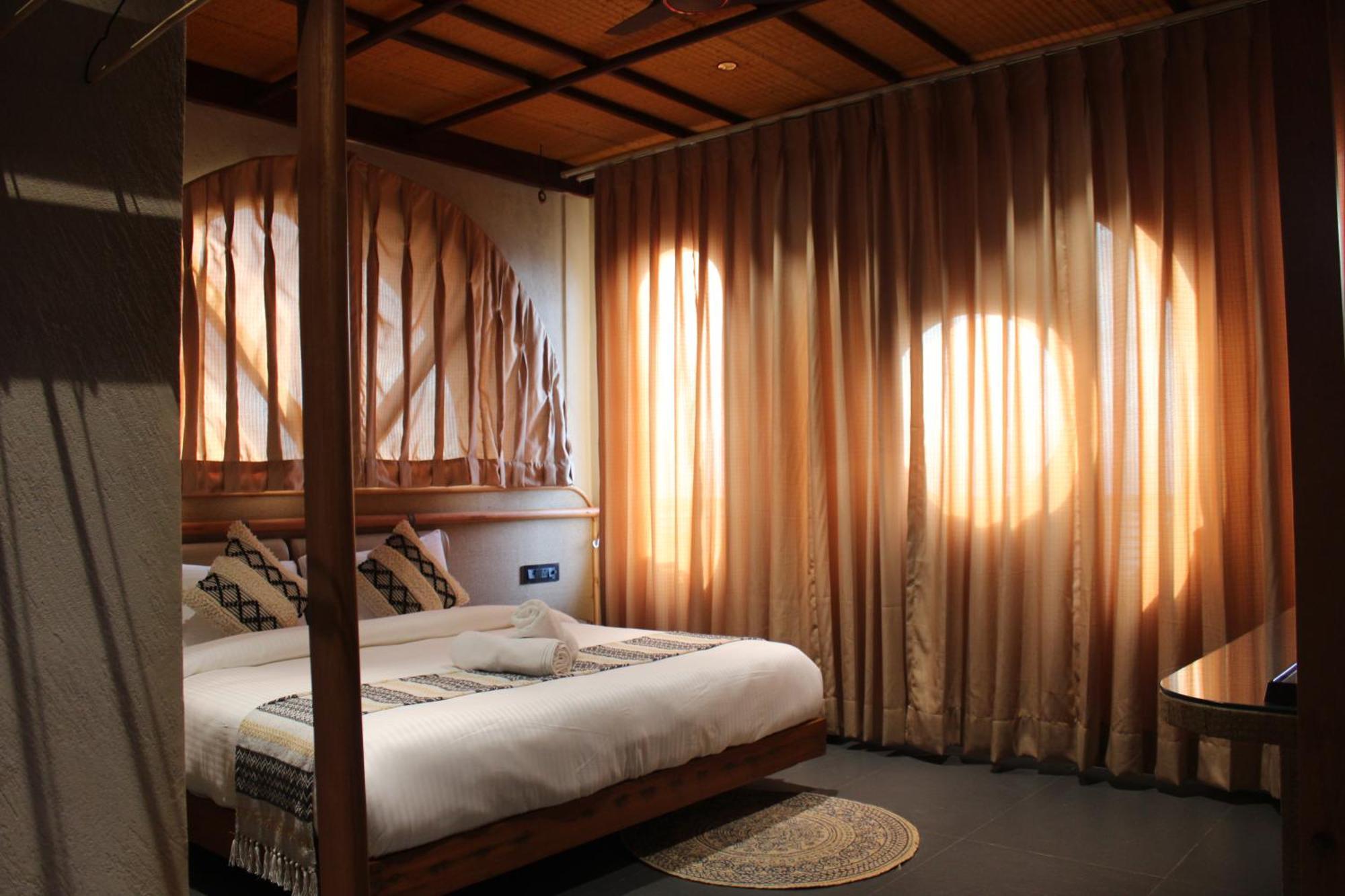 Himalayan Hobbit House Hotel Almora Bagian luar foto
