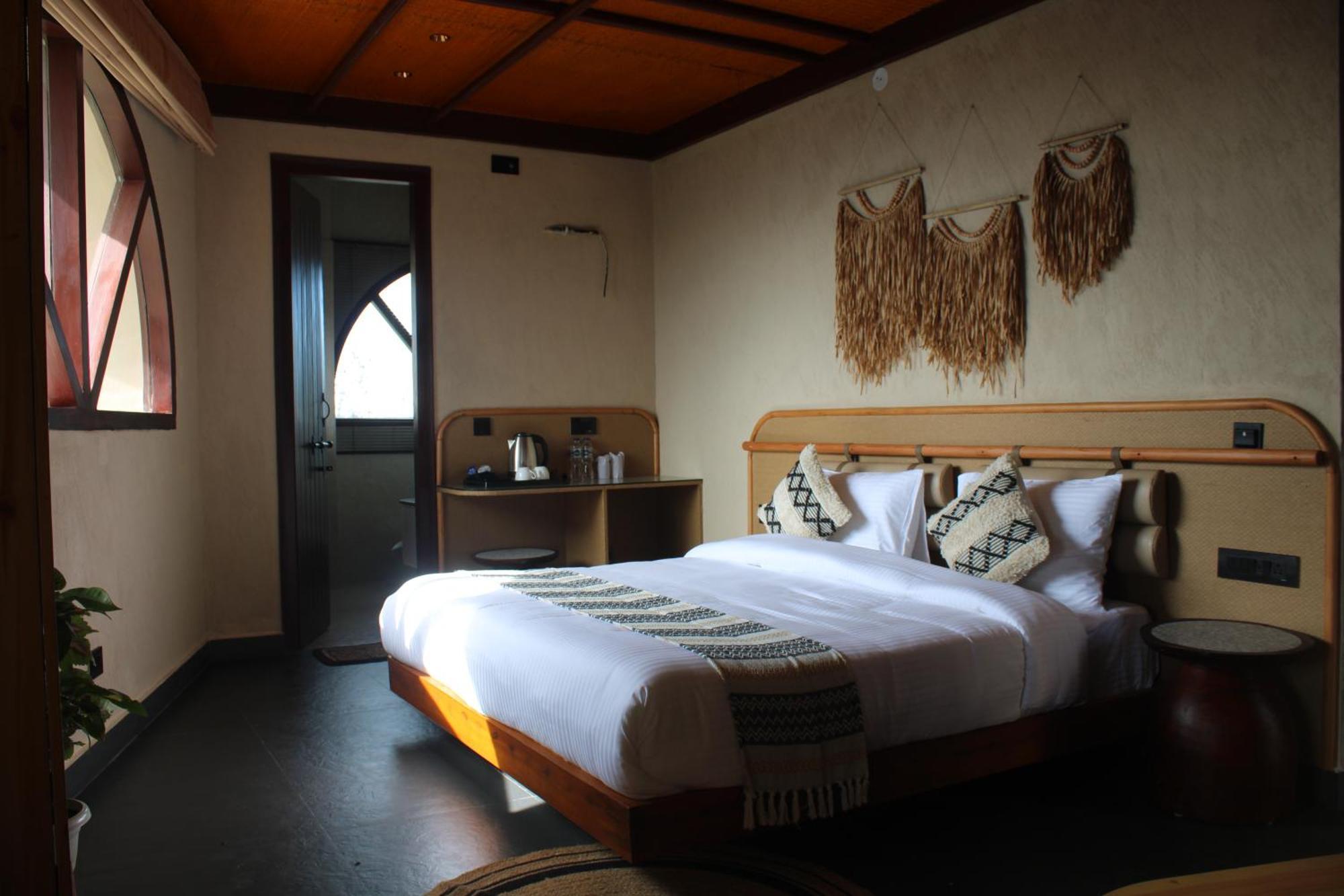 Himalayan Hobbit House Hotel Almora Bagian luar foto