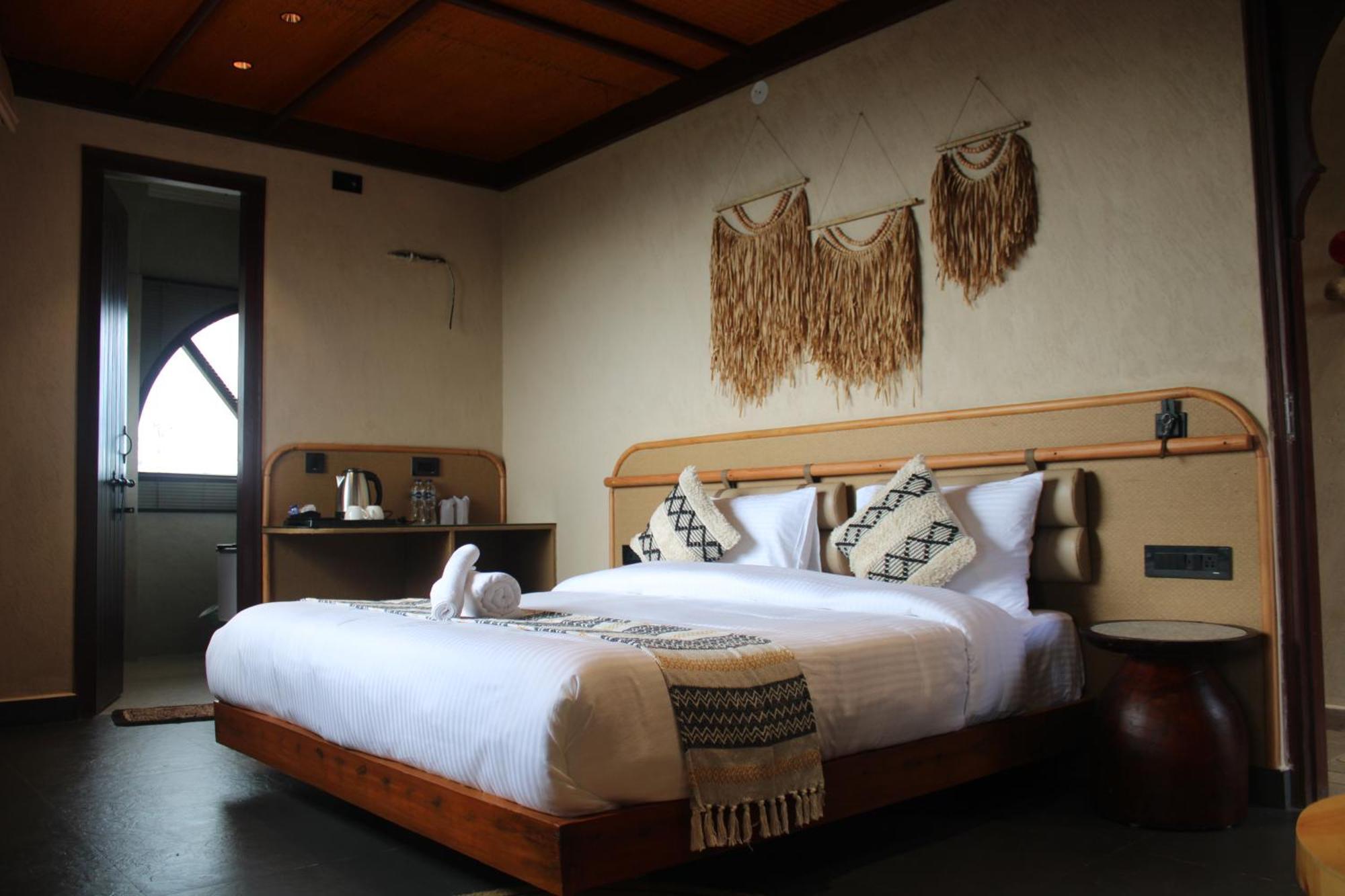 Himalayan Hobbit House Hotel Almora Bagian luar foto