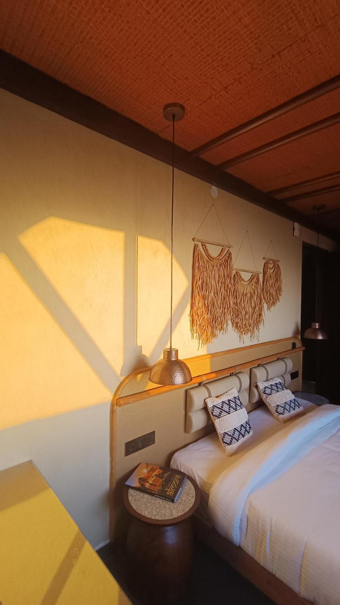 Himalayan Hobbit House Hotel Almora Bagian luar foto