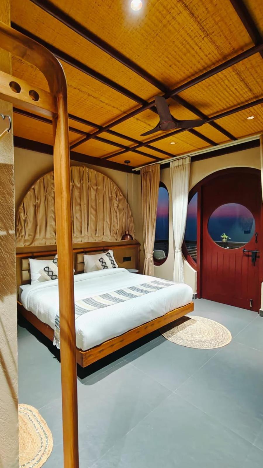 Himalayan Hobbit House Hotel Almora Bagian luar foto